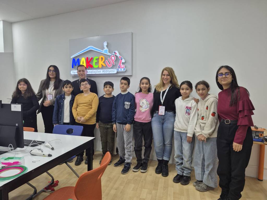 MAKERUP PROGRAMINI YAKINDAN GÖRMEK ÜZERE GAZİANTEP’TEYİM